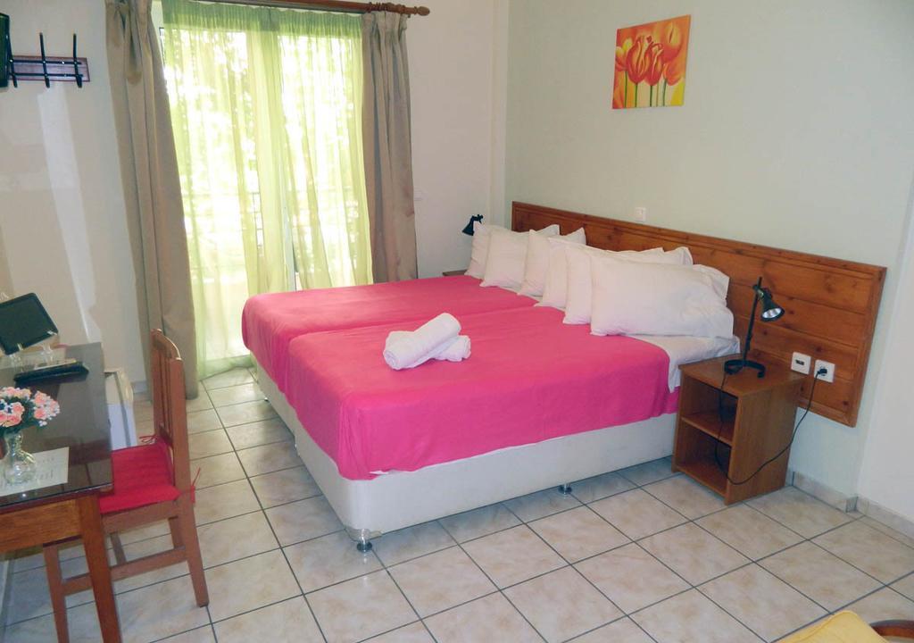 Hotel Peridromos Levádeia Pokoj fotografie