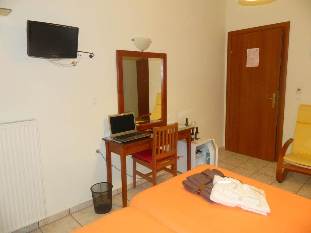 Hotel Peridromos Levádeia Pokoj fotografie